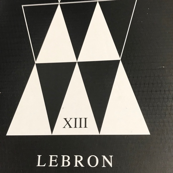 Nike-Lebron James VIII Xmas Edition - Picture 7 of 8